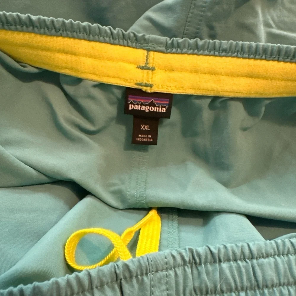 Patagonia Men’s Baggies Shorts Size XXL NWOT 5 “ Inseam